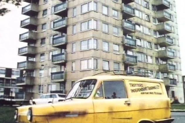 Trotters Independent Traders van in front of Harlech Tower