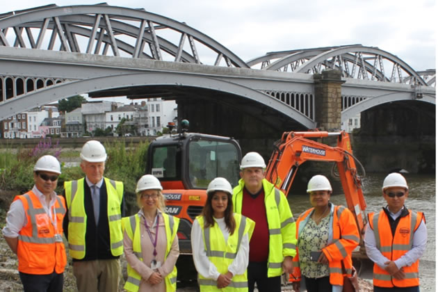 Cllr Samia Chaudhary with Cllr Steve Curran, (centre), and Cllr John Todd (second from left) joined by Council officers and contractors