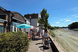 Panic Over for Strand on the Green Pubs