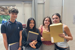 Chiswick School Sees Outstanding Results from GCSE Students