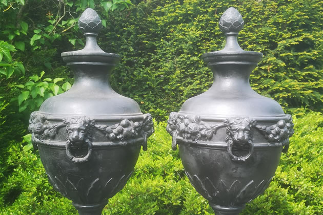 The two replica urns being sold