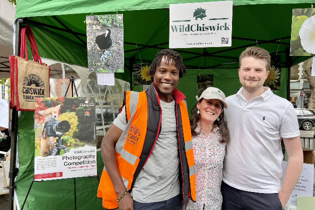 Cllr Jack Emsley (right) with Cllr Ron Mushiso (left) at the Wild Chiswick stall at a Chiswick market 
