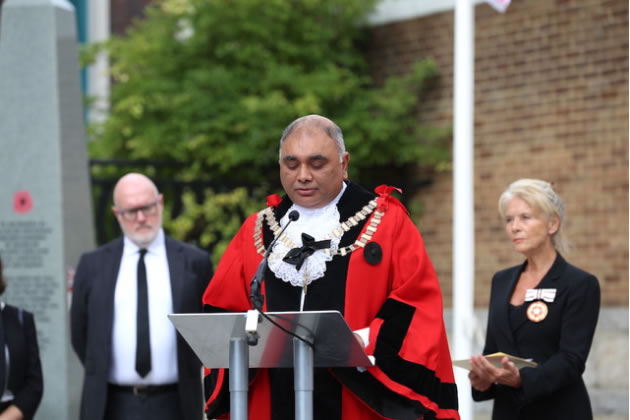 Mayor of Hounslow Cllr Raghwinder Siddhu with Conservative Group leader Cllr Peter Thompson and Deputy Lieutenant Rosi Boycott 