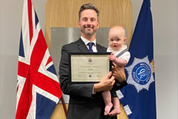 Chiswick RNLI Volunteer Receives Met Commendation