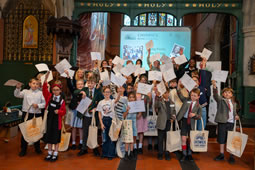 Prize Giving Held for the Young Poets