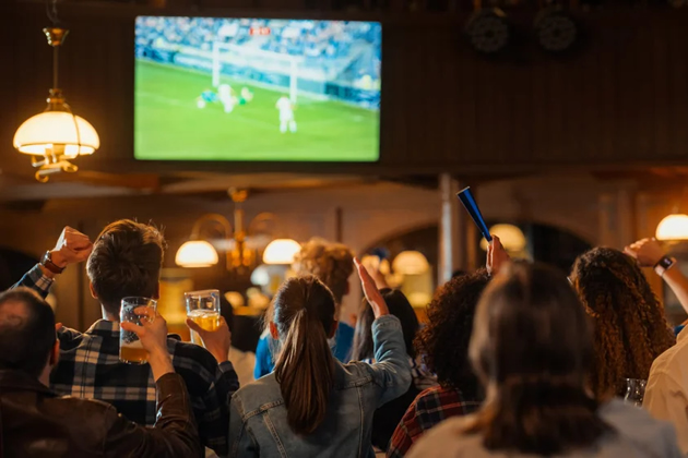 Dads Eat Free This Sunday at The Crown & Anchor