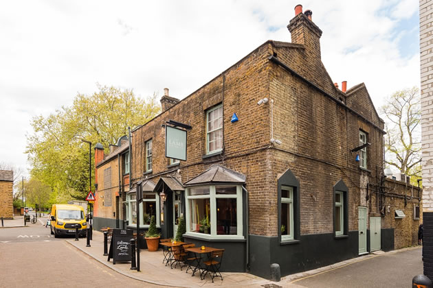 The Lamb pub Barley Mow Passage, Chiswick 