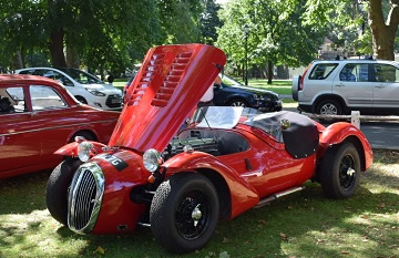 Vintage car - Liz Jenner