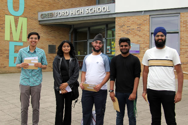 Students (left-right): Nik Bin Nik Mohd Radzi, Thesia Gonsalves, Tanraj Sehra, Gajanan Ravindran, Jasraj Singh Madan