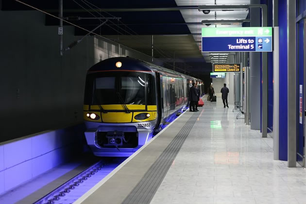 A Heathrow Express train at Terminal 5