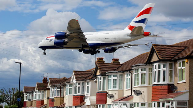 Plane landing at Heathrow