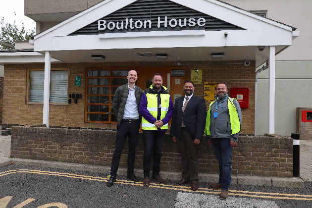 Cllr Rajawat meets with the Community Fibre team at Boulton House on Brentford Towers estate