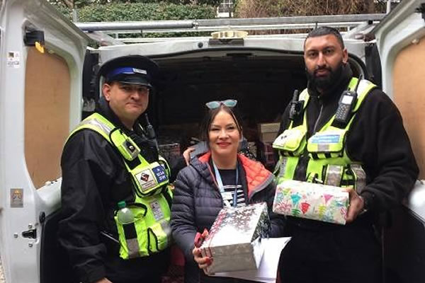 Commuters Urged To Help Christmas Shoebox Appeal