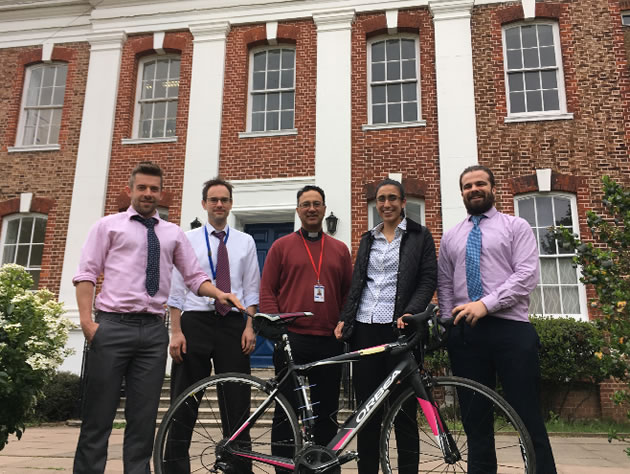 teachers from twyford school to go on fundraising cycle ride 